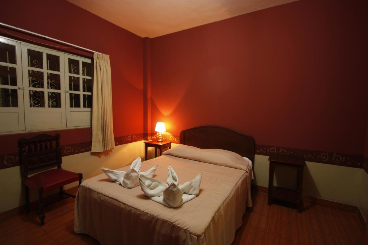 Hotel Colonial Trujillo Eksteriør billede