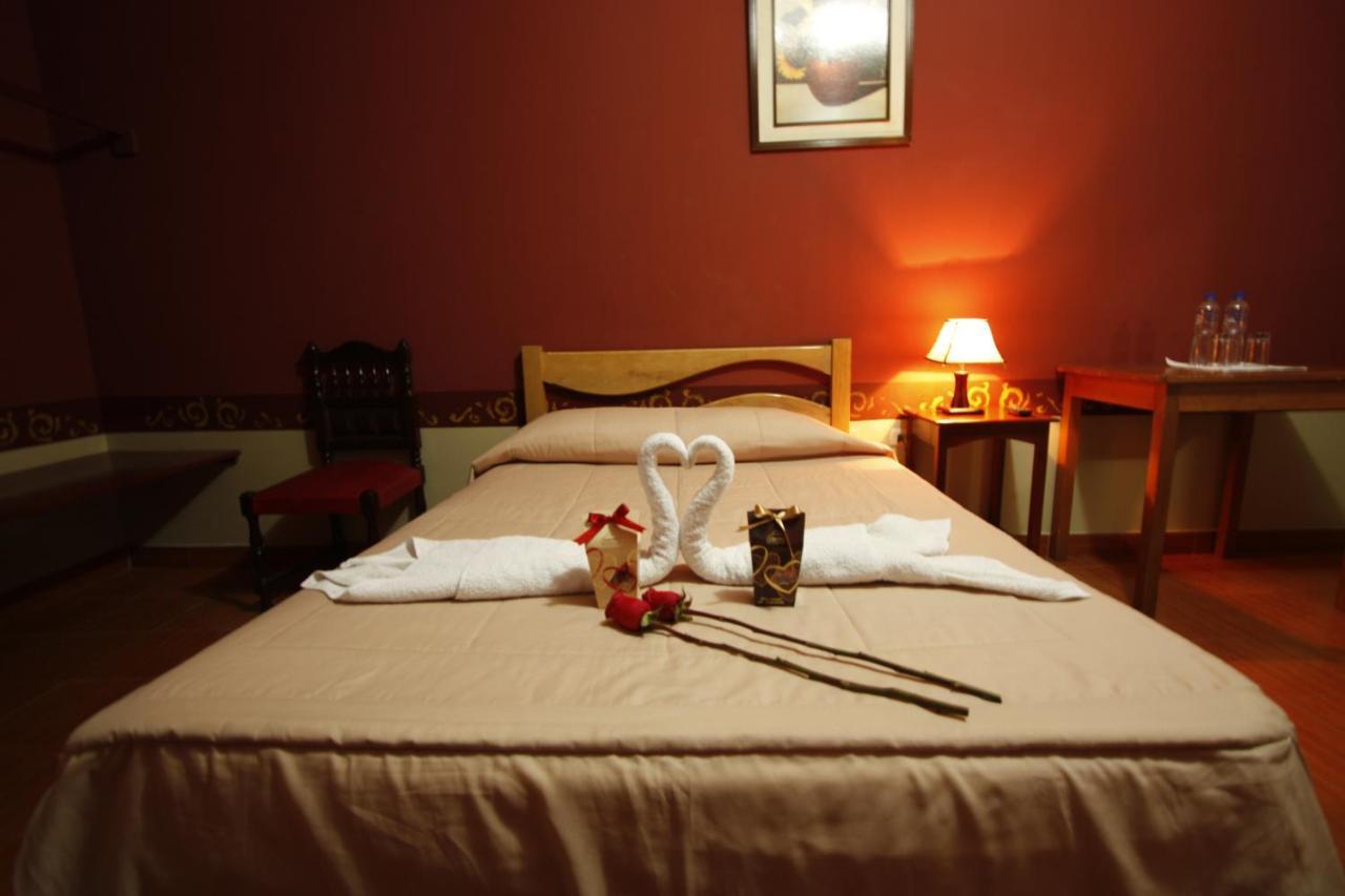 Hotel Colonial Trujillo Eksteriør billede