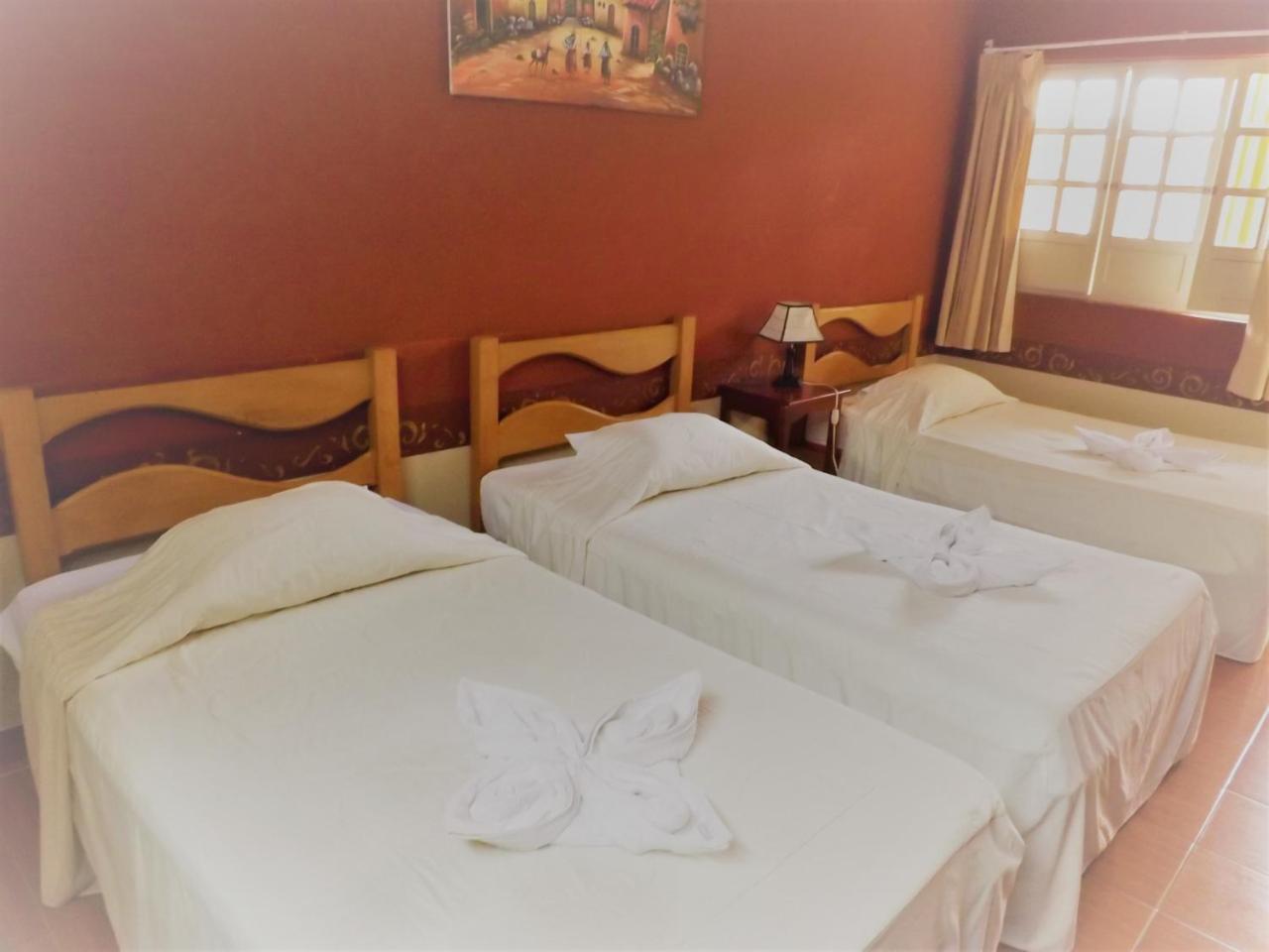 Hotel Colonial Trujillo Eksteriør billede