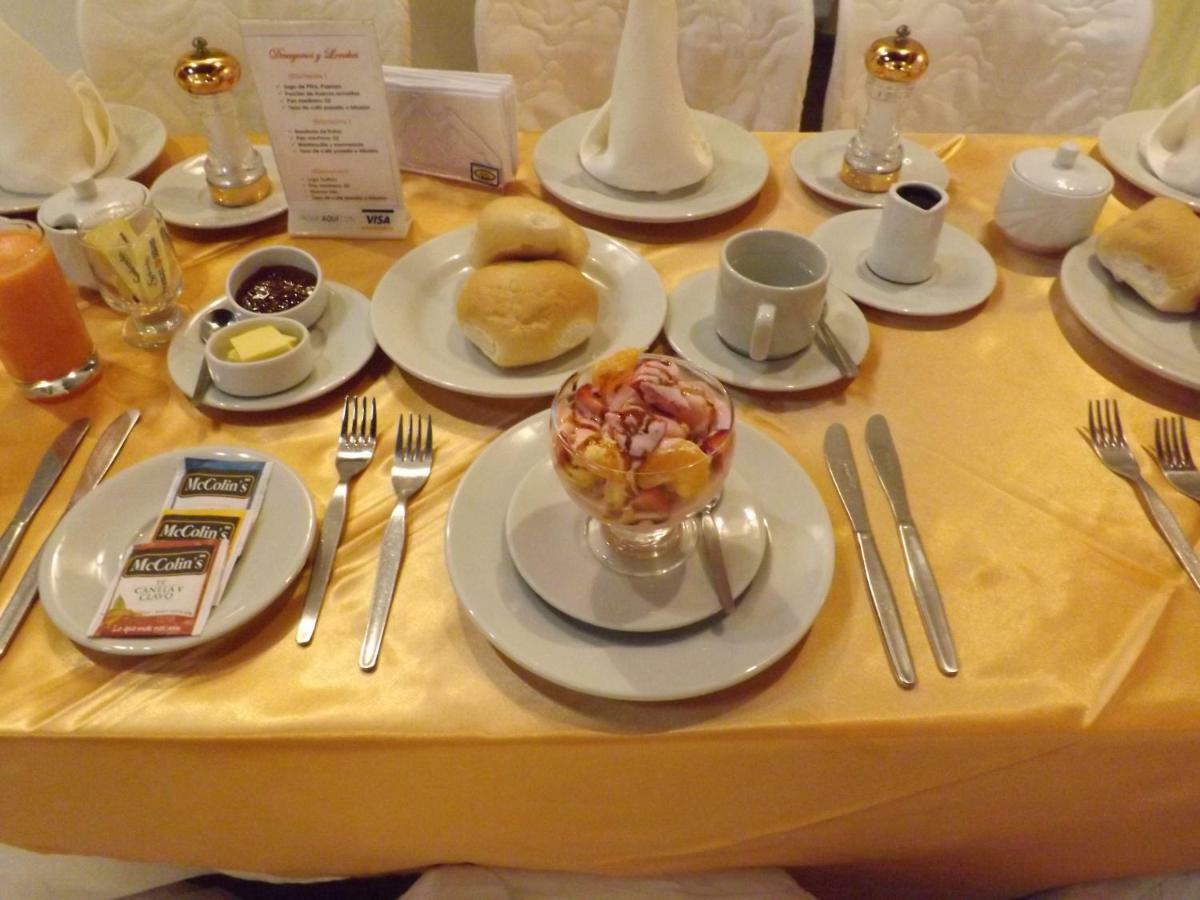 Hotel Colonial Trujillo Eksteriør billede