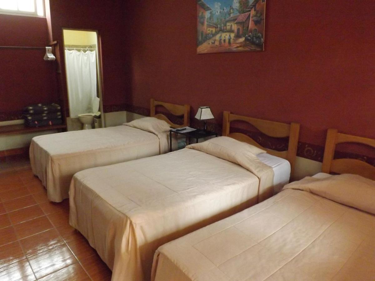 Hotel Colonial Trujillo Eksteriør billede
